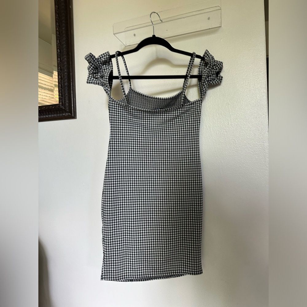 Missguided Dress Off the Shoulder Cuffs - Black & White Mini Checkered Size 0 - Picture 3 of 6